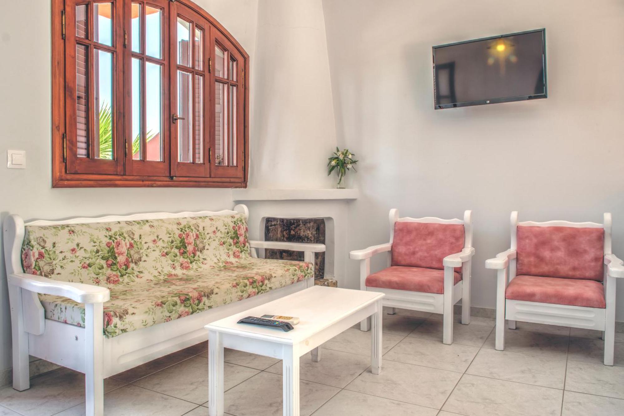 The Palm Garden - Idyllic Pool Apartments In A Green Oasis Ермонес Стая снимка